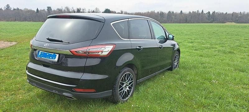 Second-hand Ford S-MAX Titanium 190 CP (139 kW) 2019 Negru Monovolum