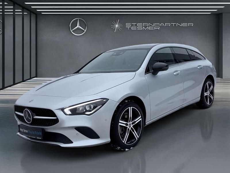 Iridiumsilber metallic Gebraucht 2023 Mercedes CLA250e Progressive Limousine | 31.870 € (Guter Preis) - Bild 1/3