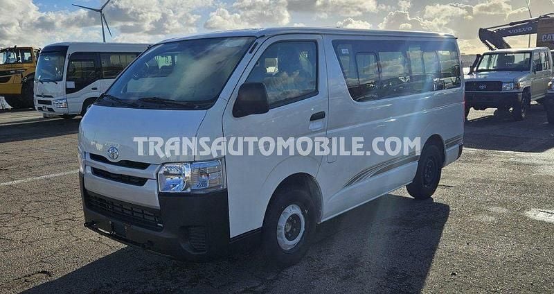 Gebraucht Toyota HiAce 102 PS (75 kW) 2024 Weiß Van