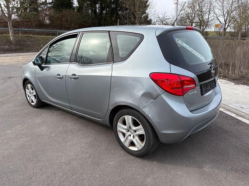 Gebraucht Opel Meriva Edition 101 PS (74 kW) 2010 Grau Van / Kleinbus