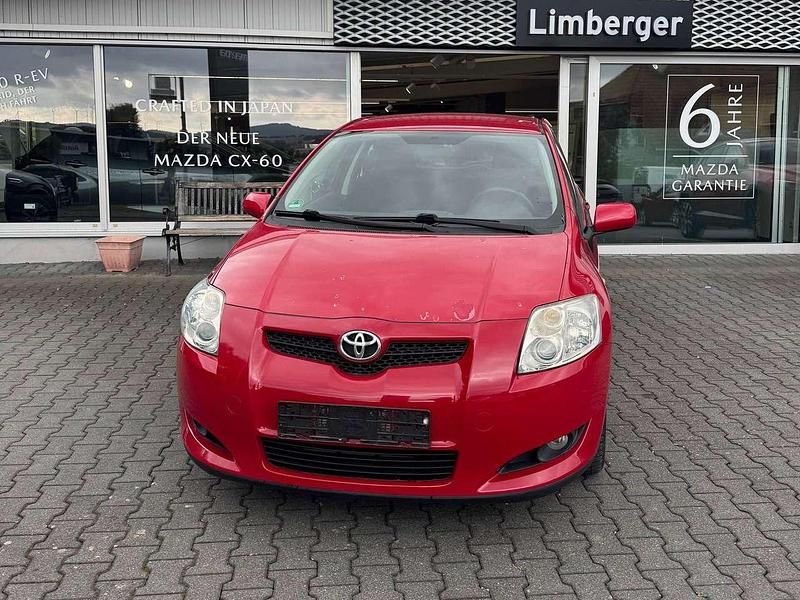 Crimson red Gebraucht 2010 Toyota Auris Life Kleinwagen | 4.000 € (Guter Preis) - Bild 1/4