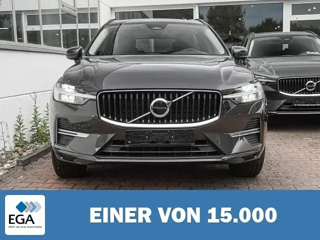 Gebraucht Volvo XC60 Core 197 PS (144 kW) 2023 Grau metallic SUV