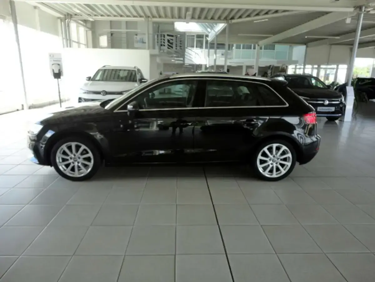 Gebraucht Audi A3 Sportback Design 150 PS (110 kW) 2018 Mythosschwarz metallic Kleinwagen