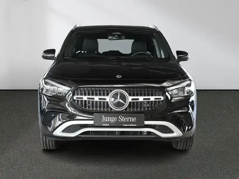 Gebraucht Mercedes GLA200 Advanced 163 PS (119 kW) 2024 Unilack nachtschwarz SUV