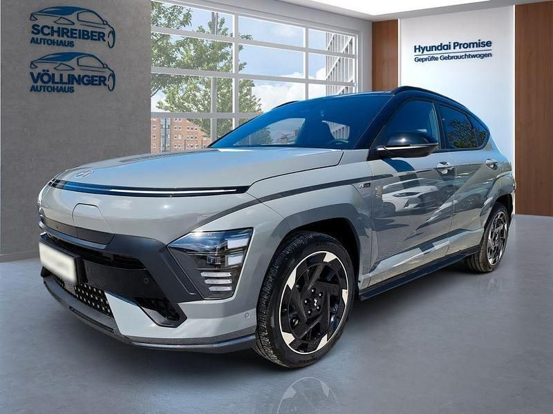 Grau Neu 2025 Hyundai Kona N Line SUV | 42.990 € (Etwas zu teuer) - Bild 1/4