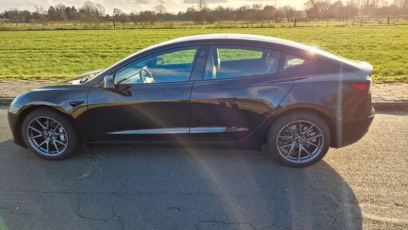 Gebraucht Tesla Model 3 RWD 239 kW (325 PS) 2022 Schwarz Limousine