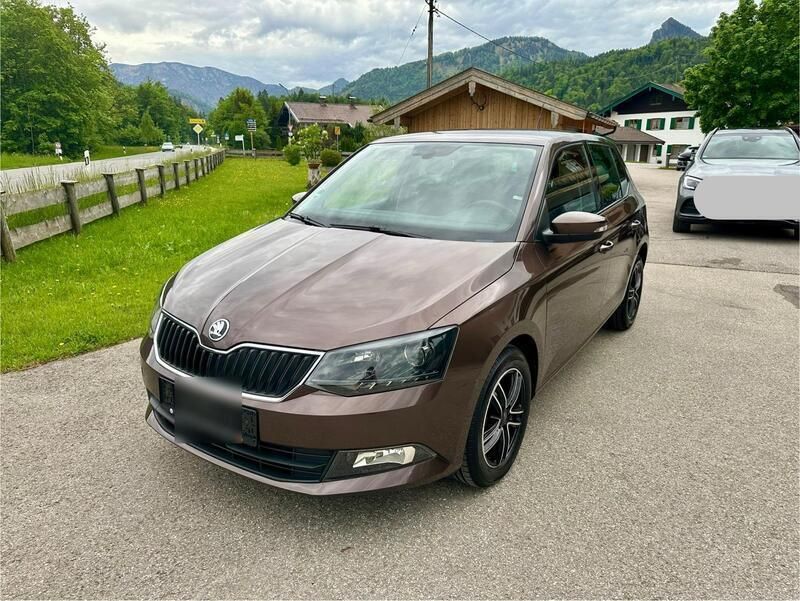 Braun Gebraucht 2016 Skoda Fabia Style Kleinwagen | 9.800 € (Fairer Preis) - Bild 1/4