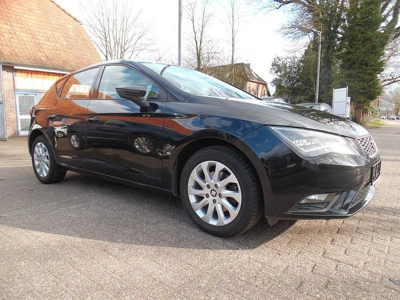 Schwarz Gebraucht 2013 Seat Leon Style Limousine | 7.990 € (Fairer Preis) - Bild 1/4