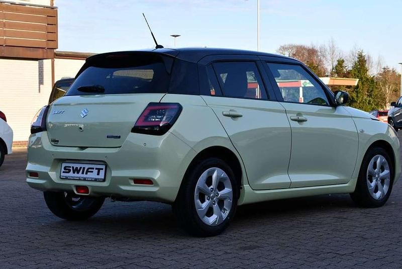 Neu Suzuki Swift Comfort 83 PS (61 kW) 2026 Cool yellow met./mineral grey Kleinwagen