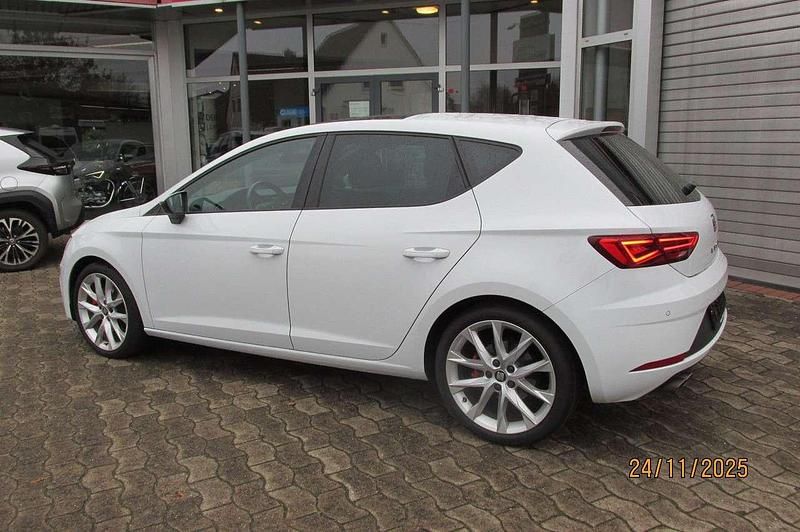 Gebraucht Seat Leon FR 179 PS (131 kW) 2017 "nevada" weiss Limousine