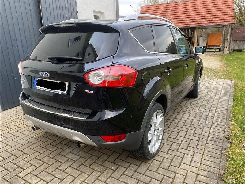 Gebraucht Ford Kuga Individual 163 PS (119 kW) 2010 Schwarz SUV