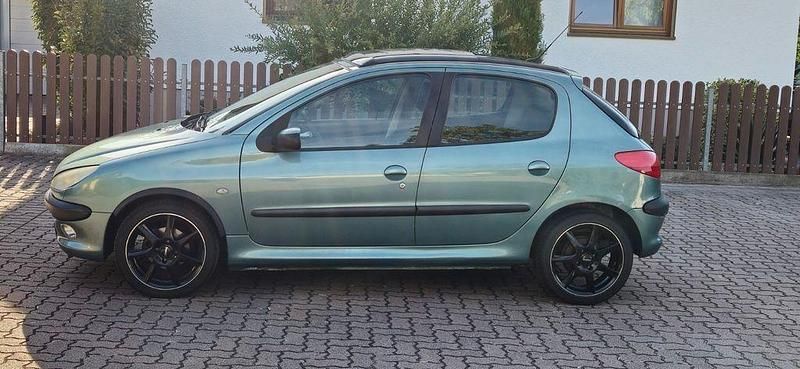 Gebraucht Peugeot 206 75 PS (55 kW) 2002 Grün Limousine