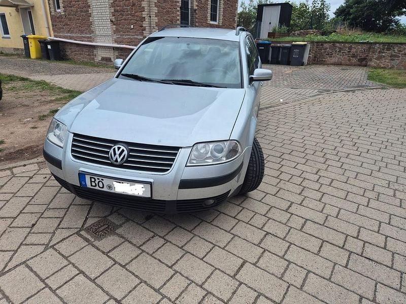Silber Gebraucht 2001 VW Passat Basis Kombi | 3.250 € (Etwas zu teuer) - Bild 1/4