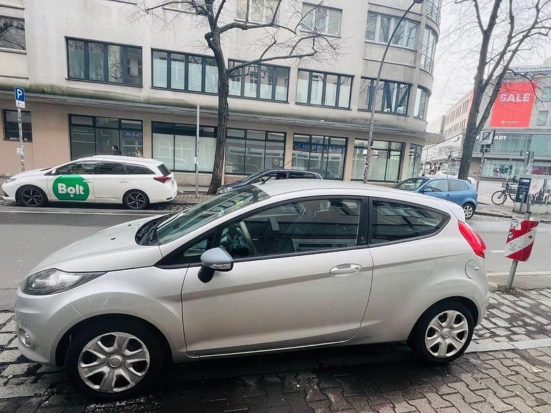 Gebraucht Ford Fiesta Trend 82 PS (60 kW) 2012 Grau Kleinwagen