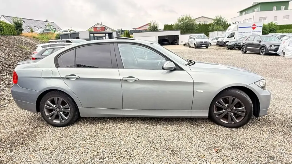 Gebraucht BMW 320 150 PS (110 kW) 2006 Arktis Limousine