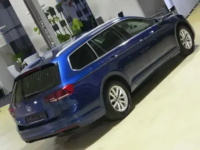 Gebraucht VW Passat Business 150 PS (110 kW) 2023 Aquamarine blue (metallic) Kombi