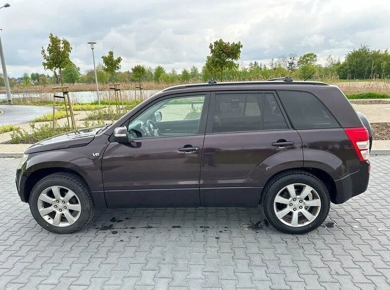 Braun Gebraucht 2009 Suzuki Grand Vitara SUV | 9.000 € (Fairer Preis) - Bild 1/4