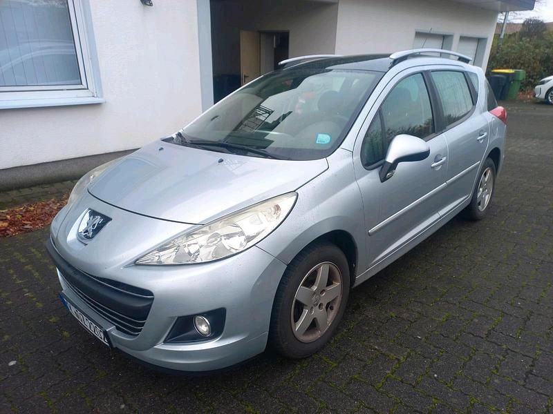 Silber Gebraucht 2009 Peugeot 207 Kombi | 2.850 € - Bild 1/4