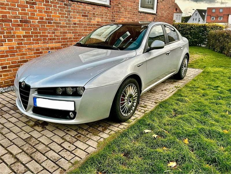 Silber Gebraucht 2010 Alfa Romeo 159 Limousine | 6.800 € - Bild 1/4