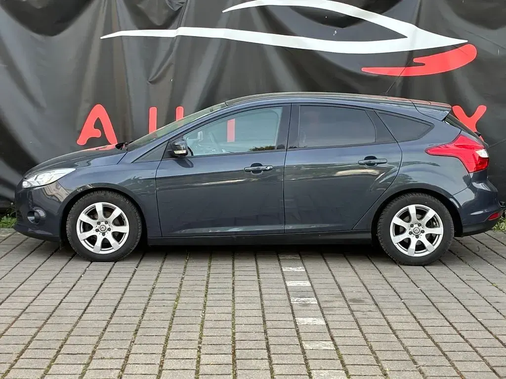 Gebraucht Ford Focus Trend 116 PS (85 kW) 2011 Grau Limousine