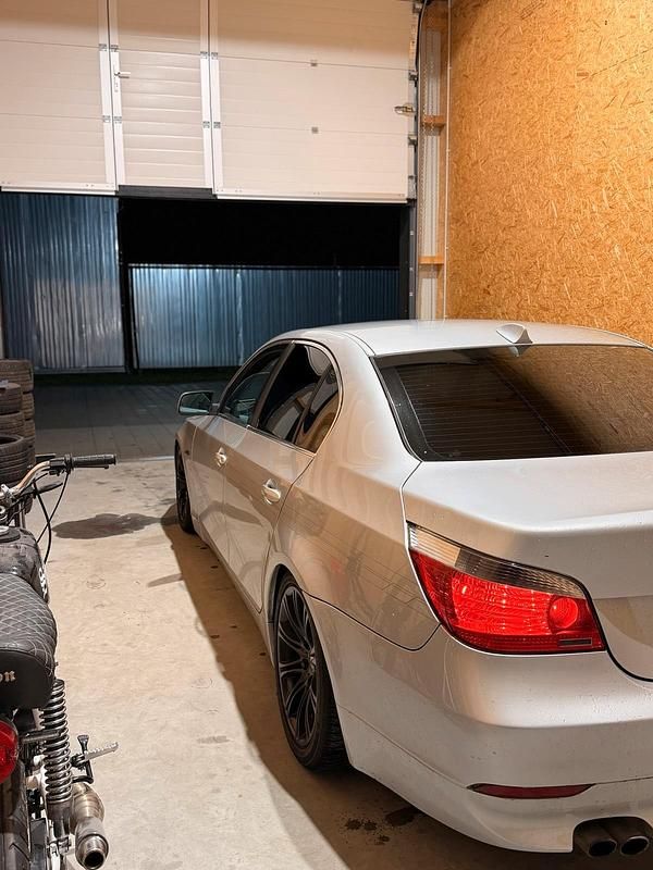 Gebraucht BMW 520 170 PS (125 kW) 2004 Silber Limousine