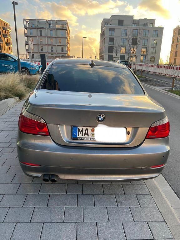 Gebraucht BMW 530 231 PS (169 kW) 2007 Grau Limousine