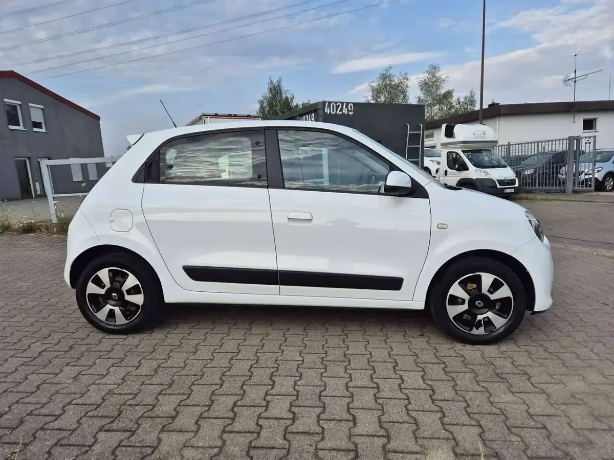 Gebraucht Renault Twingo Experience 69 PS (50 kW) 2016 Crystal weiss Kleinwagen