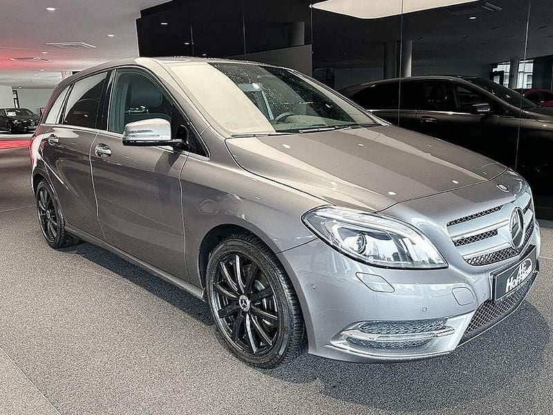 Gebraucht Mercedes B220 182 PS (133 kW) 2013 Grau Van / Kleinbus