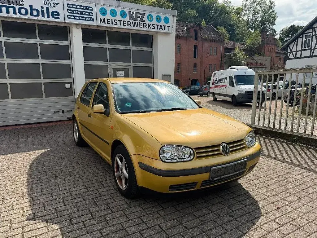 Gebraucht VW Golf III Basis 75 PS (55 kW) 1999 Gelb Limousine