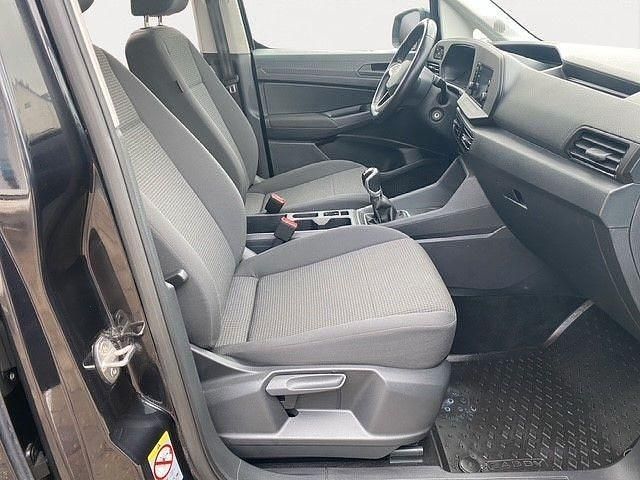 Second-hand VW Caddy 102 CP (75 kW) 2022 Negru Monovolum