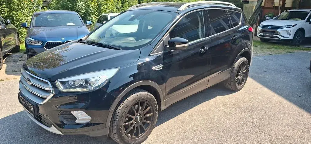 Gebraucht Ford Kuga Titanium 150 PS (110 kW) 2019 Schwarz SUV