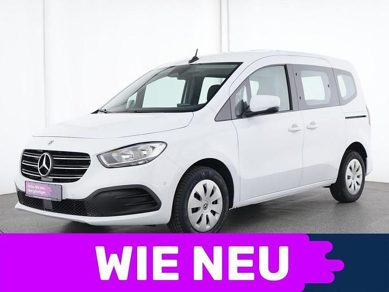 Weiß Gebraucht 2023 Mercedes T180 Van / Kleinbus | 22.988 € (Superpreis) - Bild 1/4