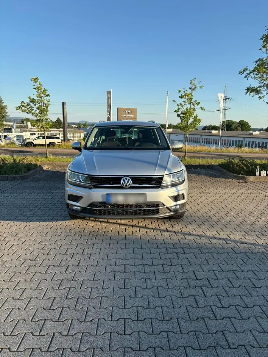Gebraucht VW Tiguan 240 PS (176 kW) 2020 Silber SUV