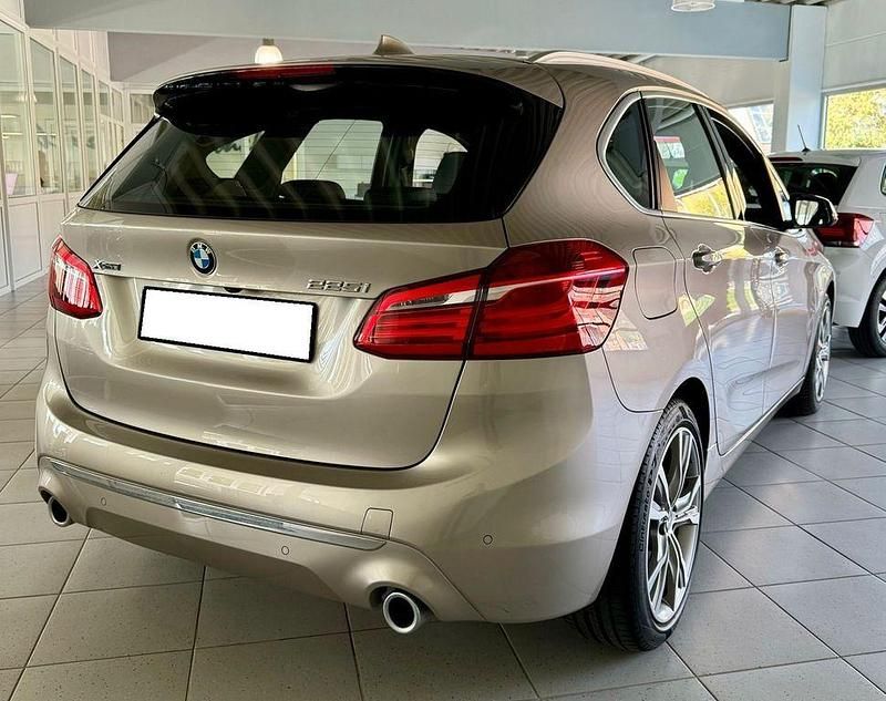 Gebraucht BMW 225 Sport Line 231 PS (169 kW) 2020 Beige Van / Kleinbus