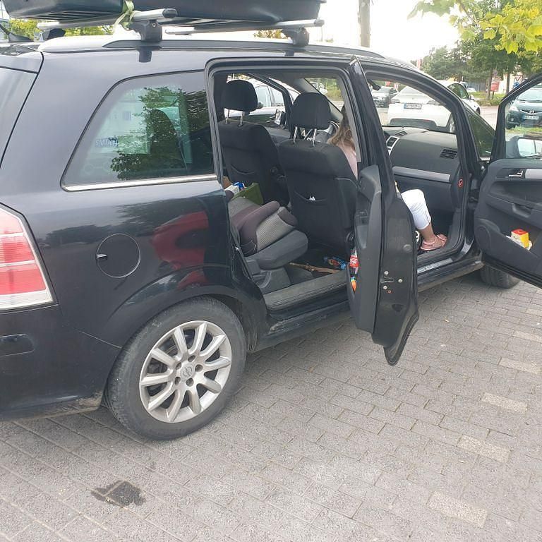 Schwarz Gebraucht 2007 Opel Zafira Van / Kleinbus | 1.800 € (Fairer Preis) - Bild 1/4