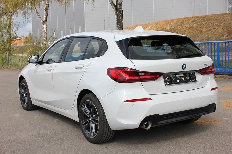 Gebraucht BMW 118 Sport Line 140 PS (102 kW) 2021 Weiß Kleinwagen