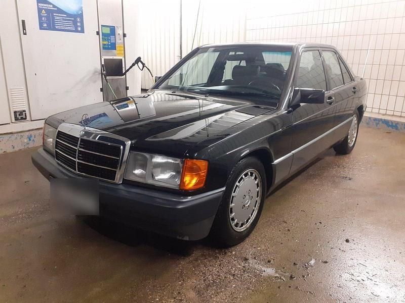 Schwarz Gebraucht 1991 Mercedes 190 Limousine | 12.000 € - Bild 1/4