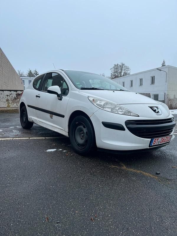 Weiß Gebraucht 2009 Peugeot 207 Kleinwagen | 650 € (Guter Preis) - Bild 1/1