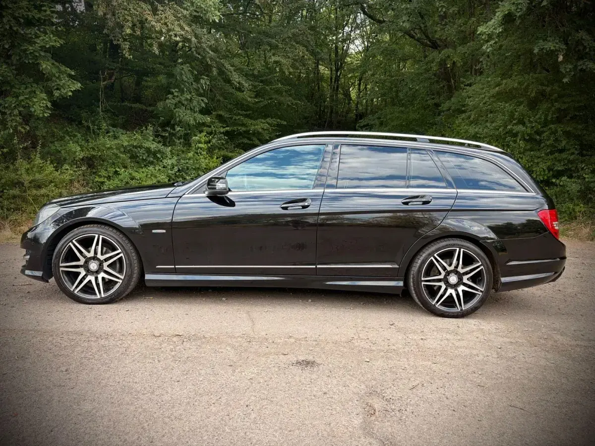 Gebraucht Mercedes C220 Avantgarde 170 PS (125 kW) 2011 Schwarz Kombi