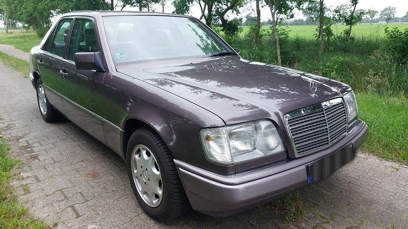 Gebraucht Mercedes E280 193 PS (141 kW) 1994 Grau Limousine