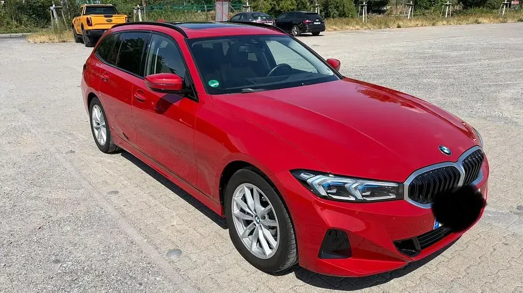 Gebraucht BMW 318 Sport Line 156 PS (114 kW) 2023 Rot Kombi
