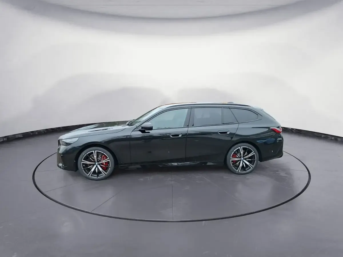 Gebraucht BMW 540 Comfort Edition 303 PS (222 kW) 2026 Kombi