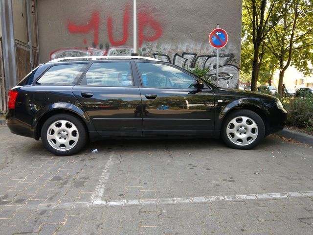 Gebraucht Audi A4 131 PS (96 kW) 2004 Schwarz Kombi