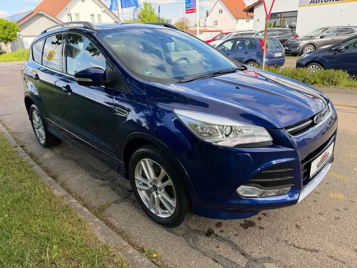 Używany Ford Kuga Individual 179 KM (131 kW) 2016 Niebieski SUV
