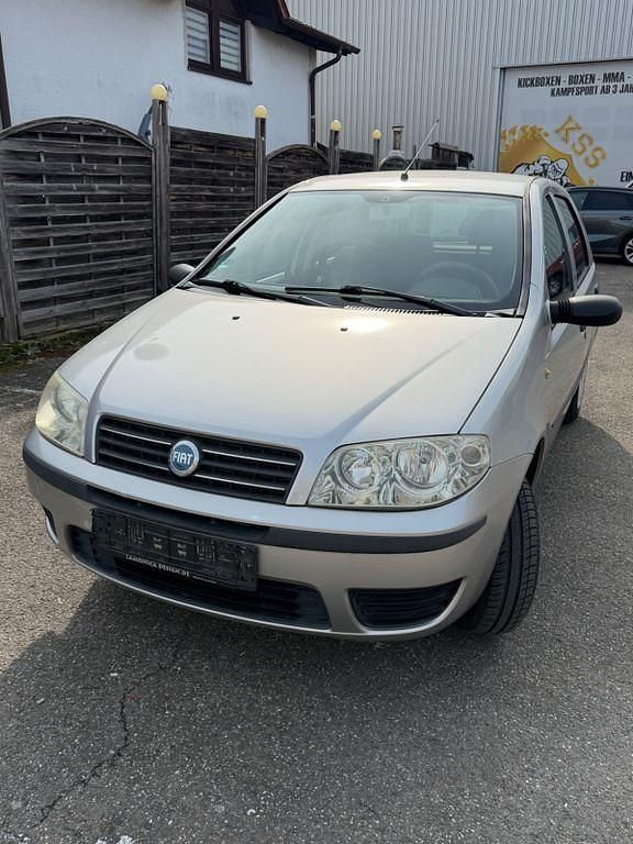 Gebraucht Fiat Punto Dynamic 60 PS (44 kW) 2004 Silber Kleinwagen