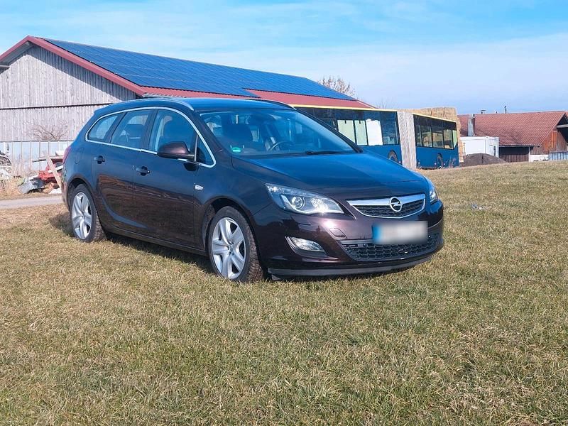 Gebraucht Opel Astra 120 PS (88 kW) 2011 Braun Kombi
