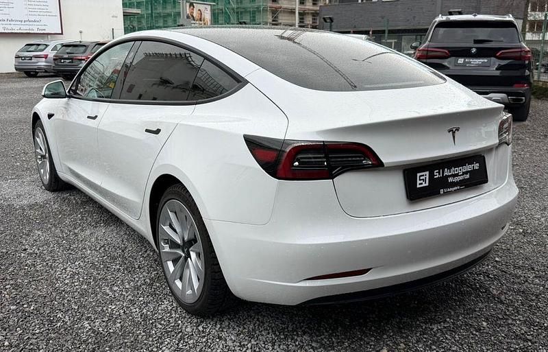 Gebraucht Tesla Model 3 RWD 239 kW (325 PS) 2022 Weiß Limousine
