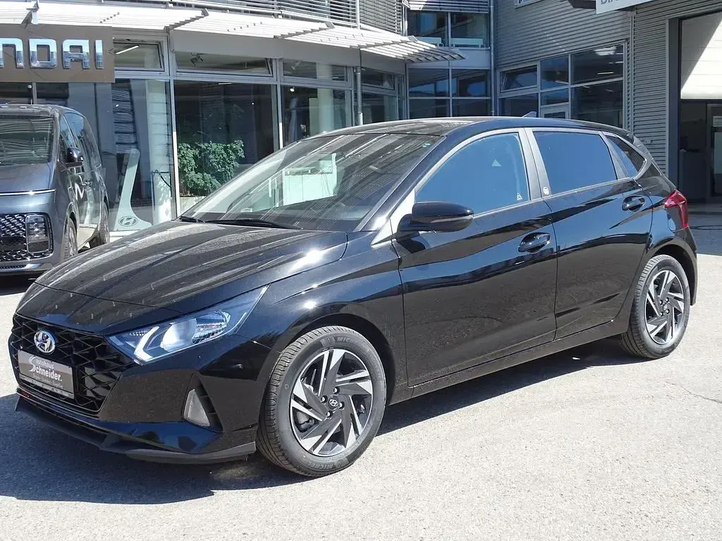 Gebraucht Hyundai i20 Edition 30 101 PS (74 kW) 2022 Phantom black Kleinwagen