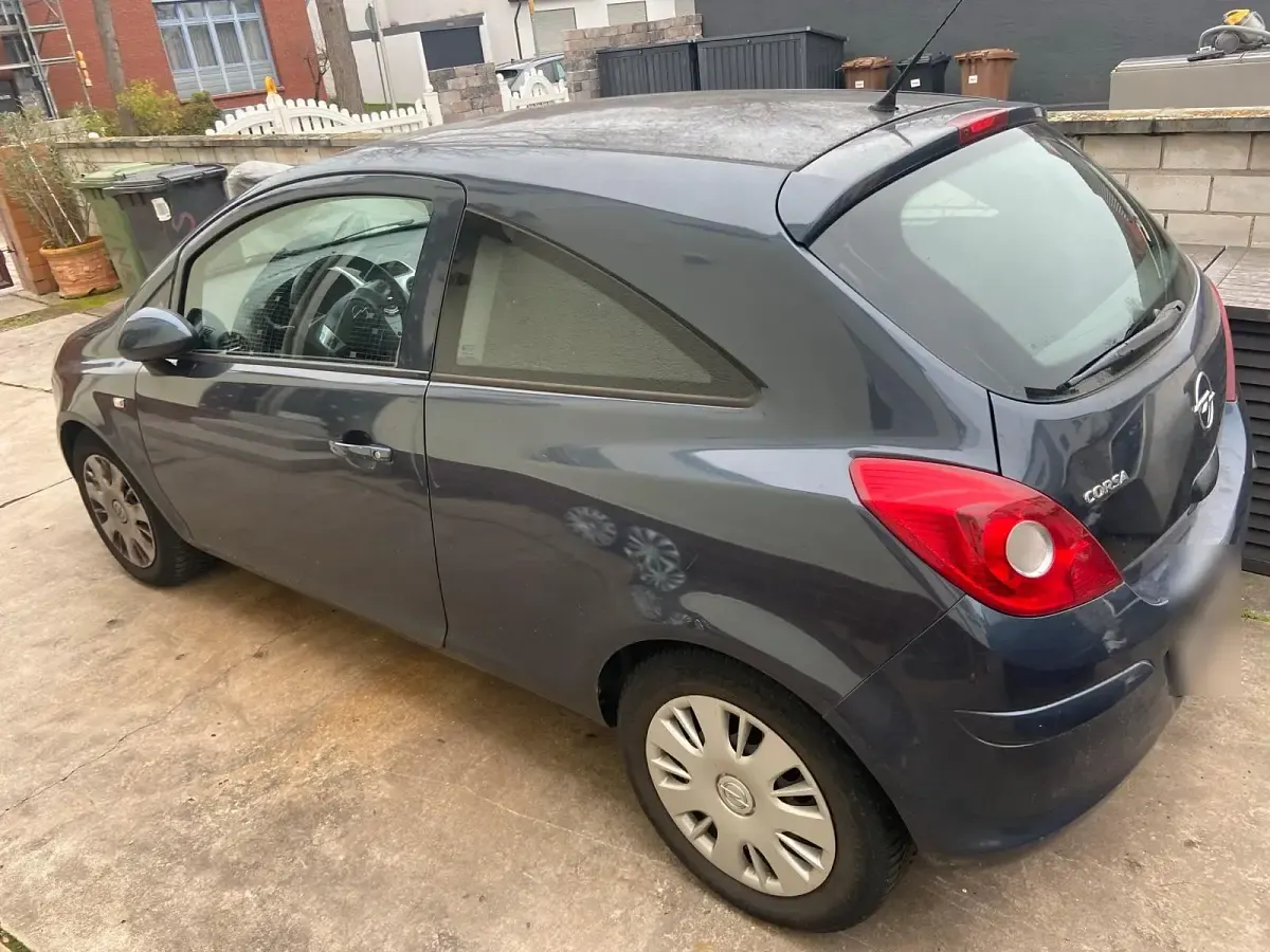 Używany Opel Corsa 80 KM (58 kW) 2008 Szary Hatchback