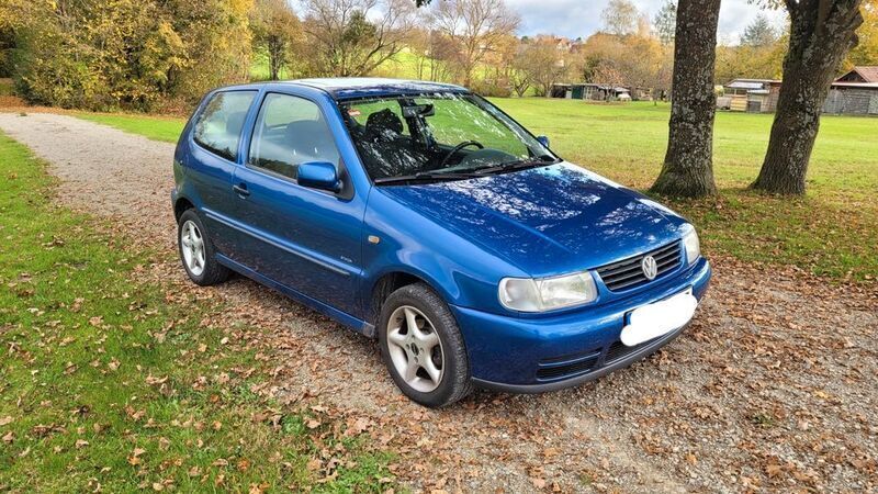 Blau Gebraucht 1999 VW Polo Limousine | 1.400 € (Etwas zu teuer) - Bild 1/4